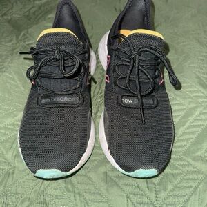 New Balance Fresh Foam ROAV Tennis 7.5
